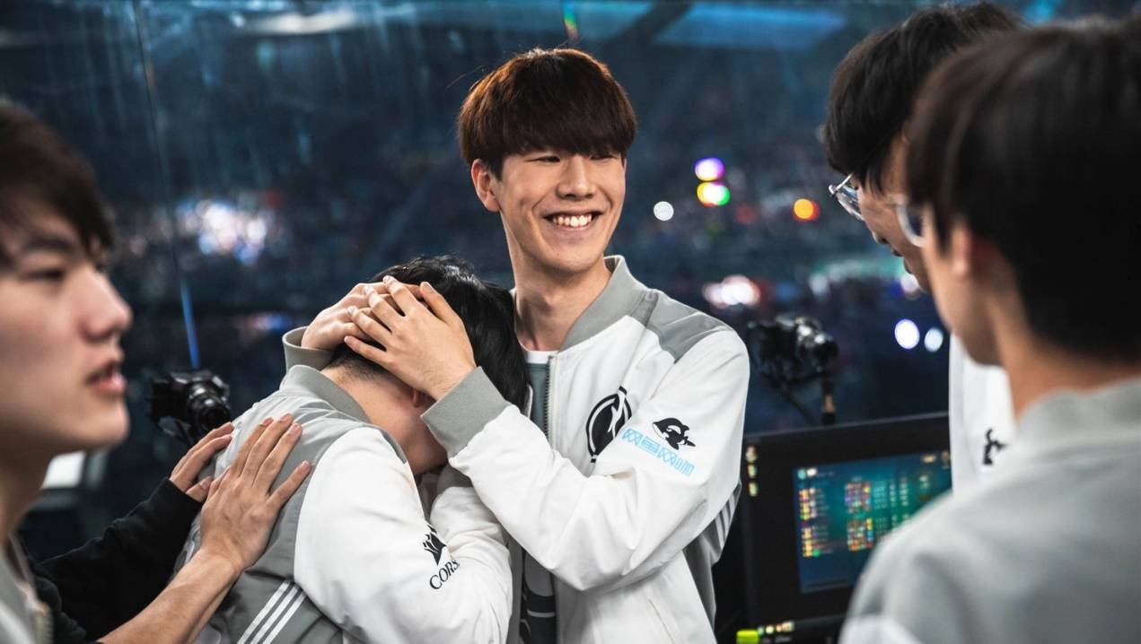 Rookie回归赛场，突破纪录首场状态亮眼，C9观众沸腾！