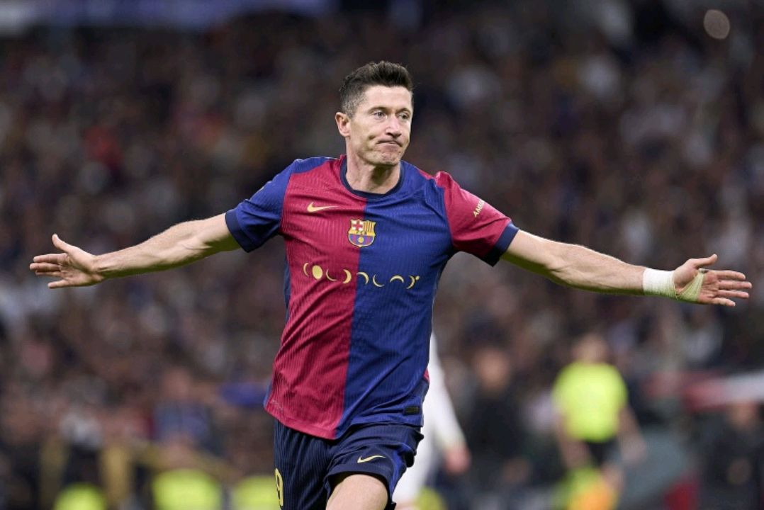 莱万多夫斯基回归赛场,比分优势明显首场状态亮眼,快船观众沸腾! 莱万多夫斯基回归赛场,比分优势明显首场状态亮眼,快船观众沸腾!