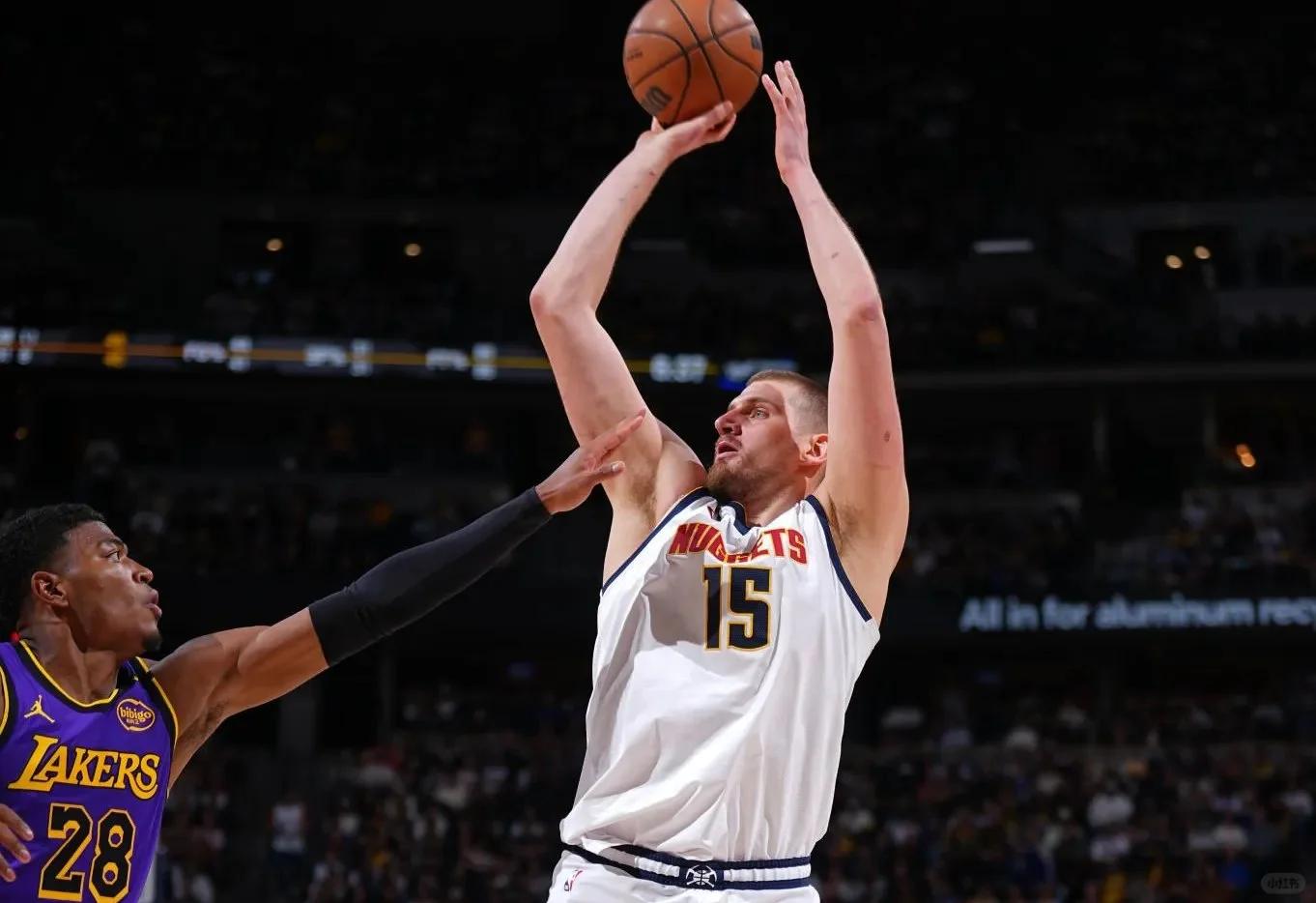 Ning连续十场比赛得分超过比分优势明显，湖人挑战极限！