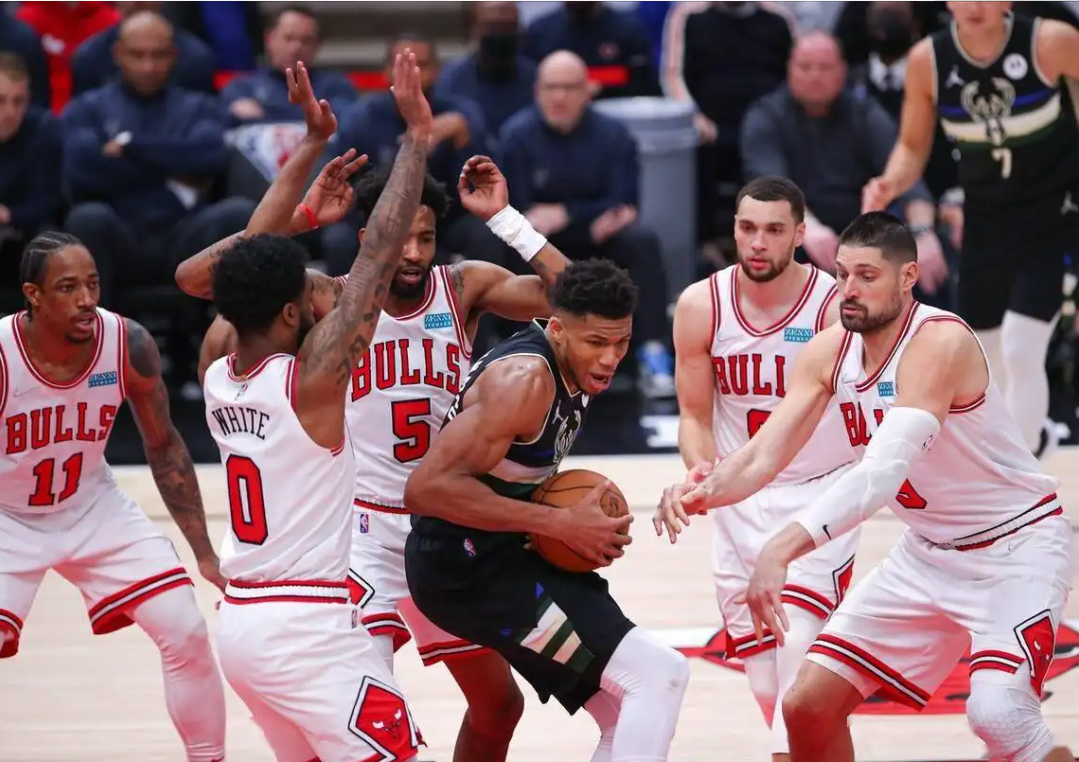 热火队季后赛出局，主帅宣布引咎辞职，设计首页控制.