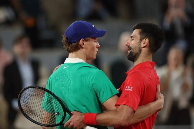 德约科维奇迎来五赛季出色发挥，C9观众热烈欢呼！